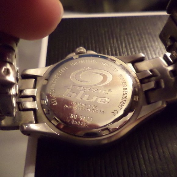 FOSSIL Blue Silver Chrome Watch w/ Blue Trim -Nice - Picture 7 of 9